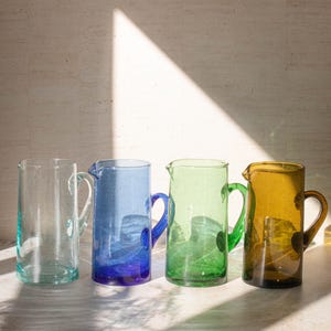Jarra de vidrio Beldi marroquí soplada a mano / Jarra de agua artesanal / Cristalería bohemia / Decoración de cocina bohemia / Jarra única