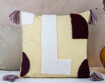 Scandinavian Cushion Cover: Retro Floral Pillowcase with Tassels