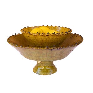 Marokkanische Vintage Tamegstrecke Ocker glasierte Sockel Obstschale, Handgefertigte Keramik Tamegstrecke Servierschale