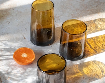 Ręcznie dmuchany bursztynowy kieliszek Beldi | Prezent świąteczny | Rzemieślnicza szklanka | Szkło boho | Świąteczny wystrój domu