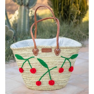 Handwoven Straw Market Basket: Moroccan Palm Leaf Shopper