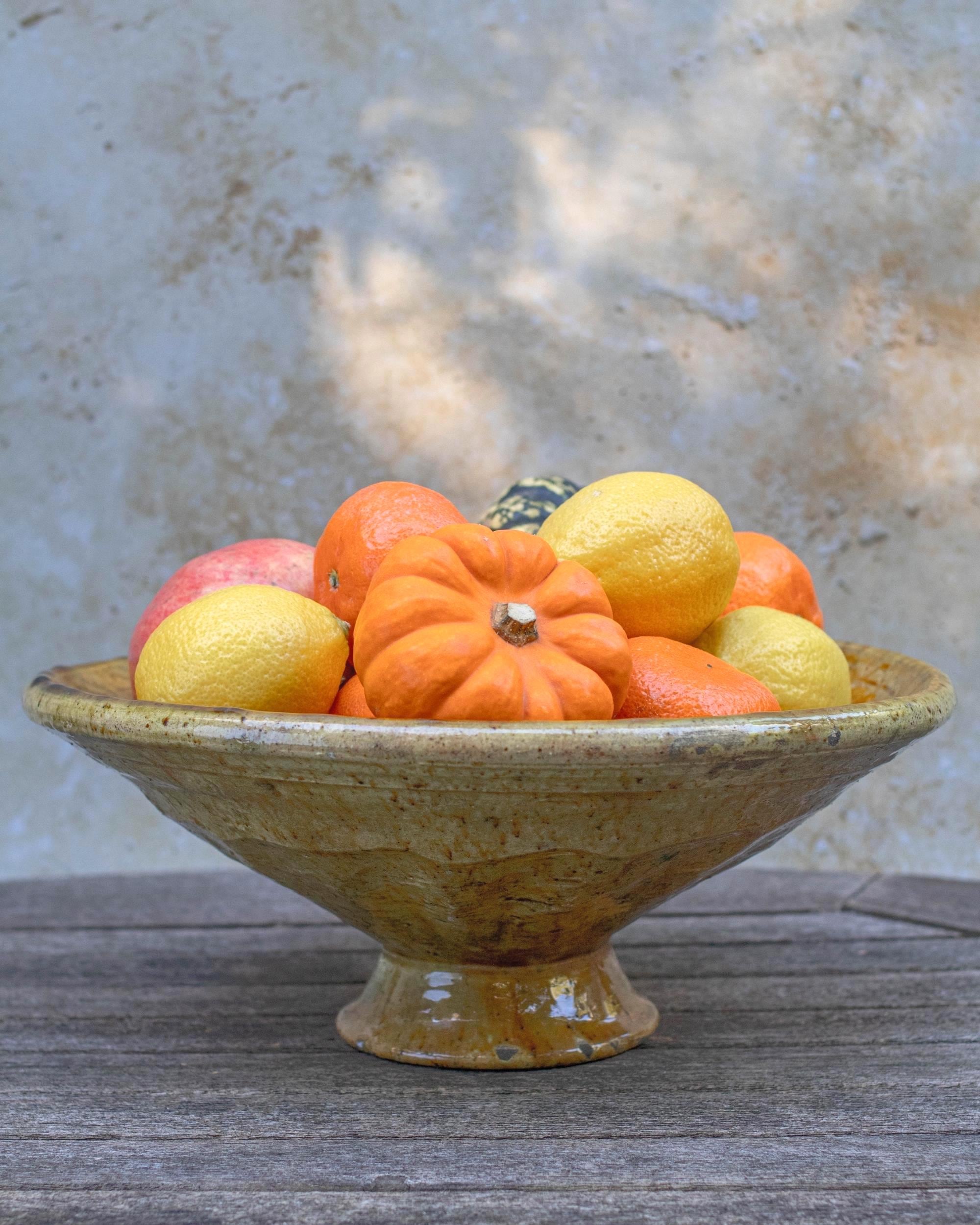 大型タメグルート陶器フルーツボウル：黄色のモロッコ陶器のセンター