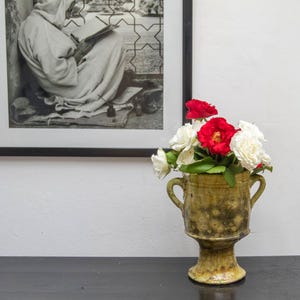Marokkaanse vintage handgemaakte vaas Tamegroute, authentiek Marokkaans aardewerk met oker glazuur, decoratieve bloemenhouder, uniek huisdecor