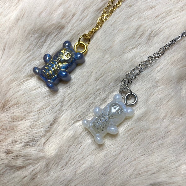 Collier Oursons Halloween en résine, Gummy Bear bleu et or, blanc et gris, Bijou ours squelette. Collier en Acier inoxydable