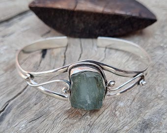 Brazalete de plata de ley con aguamarina natural: Joyería de diseño ajustable