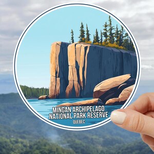 Sticker réserve de parc national de l'Archipel-de-Mingan - Décalcomanie de voyage au Canada, scène nature Québec en canot, vinyle imperméable pour bouteille d'ordinateur portable Québec