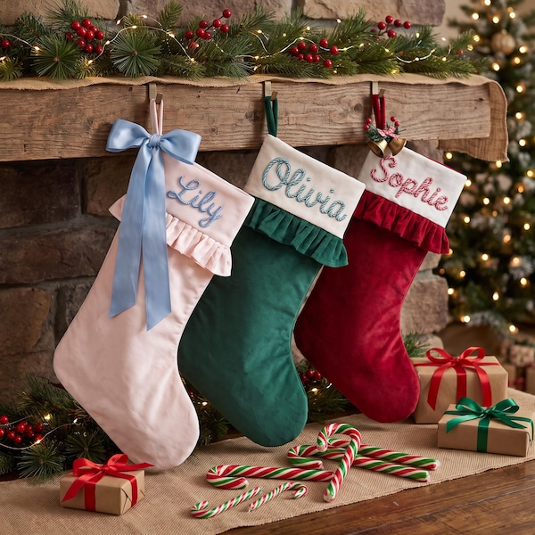 Personalized Christmas Stockings Gifts Set, Family Embroidered Christmas Classic Velvet Knitted Stockings Socks with Names Tree Decor Gift