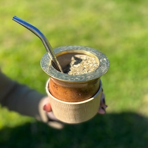 Wide Rim Mate Tasse - Natürlicher Kürbis & Holzsockel