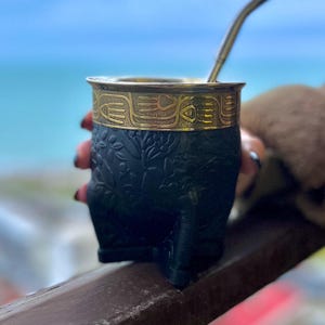 Black Imperial Mate Gourd – Floral Engraved Design – Handmade in Argentina