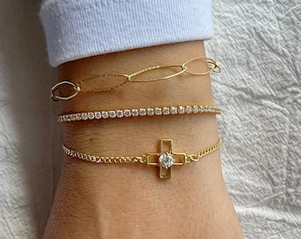 Gold Cross Bracelet, Minimalist Cross Bracelet, Gold Chain Bracelet, Religious Bracelet, Made from Sterling Silver 925.