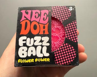 NEEDOH Blue Fuzz Ball Flower Power Viral Squishy NY I Ask Sammetssqueeze