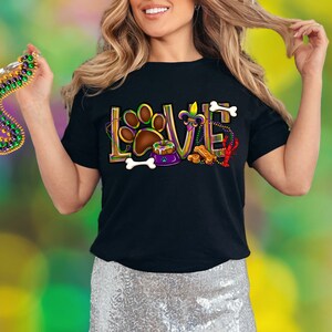 Mardi Gras Love Womens Short Sleeve Tee | Mardi Gras Pawprint Tshirt | Mardi Gras Shirt | Dog Lover Mardi Gras Shirt | Matching Family Shirt
