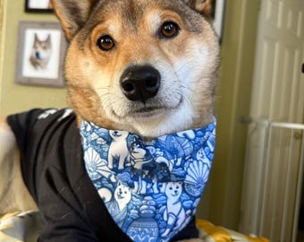 シノワズリ柴犬バンダナ：ブルー＆ホワイトのトワルプリント - Etsy 日本