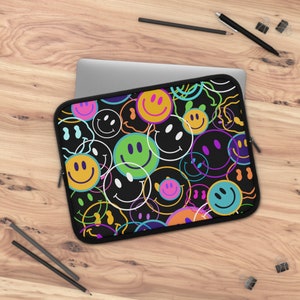 Retro Smiley Face Laptop Sleeve: Customizable Neoprene Laptop Protector