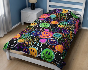 90s Smiley Face Velveteen Blanket: Preppy Drippy Plush Throw