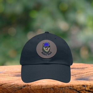 Shiba Dad Hat: Schwarz & Tan Hund mit Lederpatch
