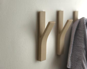 Modern Wooden Wall Hooks for Coats, Bags & Towels – Minimalist Tree Branch Design, Natural Wood Finish