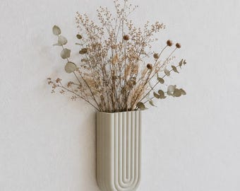 Minimalist Hanging Flower Holder | Scandinavian Botanical Display | 3D Printed PLA Vessel | Modern Floral Accent | Japandi Home Styling