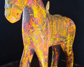 Vintage Hand-Carved Wooden Horse Sculpture: Indian Collectible Decor