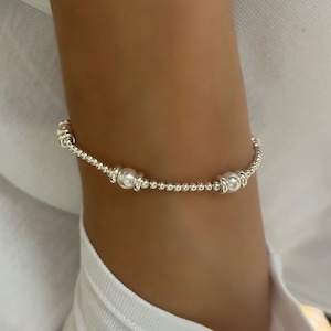 white pearl bracelet, sterling silver, handmade beaded stacking bracelet, gift for her, personalised jewellery, Sarah SBM04