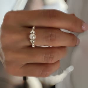Handmade Sterling Silver White Pearl Ring: Stretchy Beaded Jewellery, Sarah SRM07