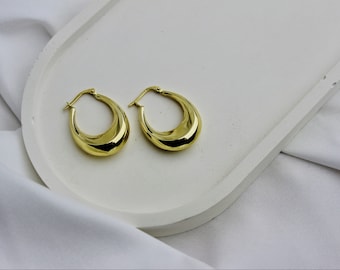 14K Solid Gold Oval Hoop Earrings: Elegant Minimalist Huggie Hoops