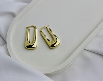 14K Yellow Gold Huggie Earrings: Geometric Rectangle Hoops