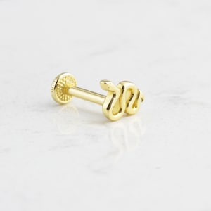 14K Solid Gold Snake Tragus Piercing • 16G Piercing Jewelry • Animal Stud Ear Piercing • Minimalist Cartilage Earring • Earlob Stud Piercing