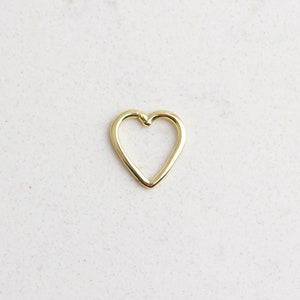 14K Solid Gold Herz Ohrring • Minimalistisches Herz Tragus Piercing • Herz Hoop Conch Piercing • 16G Helix Piercing • Knorpelohrring