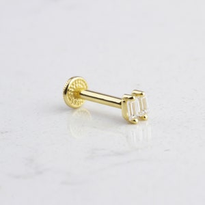 14K Solid Gold Baguette Tragus Piercing • Earlob Stud Piercing • 16G Minimalist Tragus Piercing • Delicate Earring • Gold Stud Ear Piercing