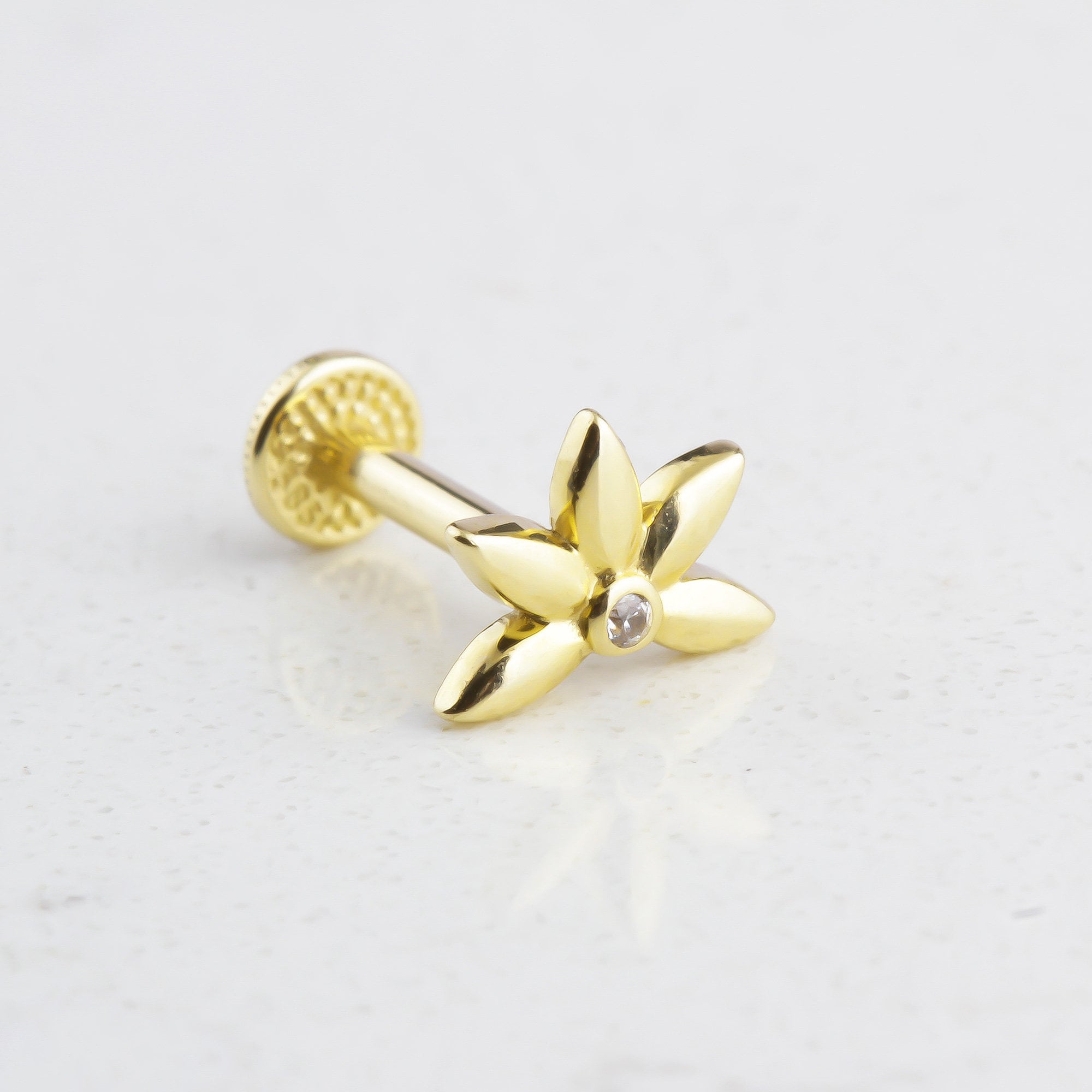 14K Solid Gold Flower Tragus Piercing • 16G Stud Ear Piercing • Minimalist Piercing Jewelry • Floral Ear Piercing • 14K Solid Gold Piercing