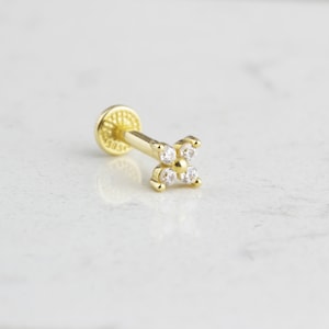 14K Solid Gold Klee Tragus Piercing • 16G Blume Tragus Ohrring • Gold Piercing Schmuck • Gold Tragus Piercing • Zierlicher Blumen Ohrring