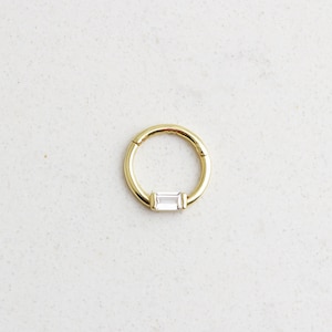 14K Solid Gold Baguette Hoop Ohrring • Zierliche Knorpelohrring • 16G Baguette Hoop Ring • Scharnier Hoop Ohrring • Minimalistische Helix Ohrringe