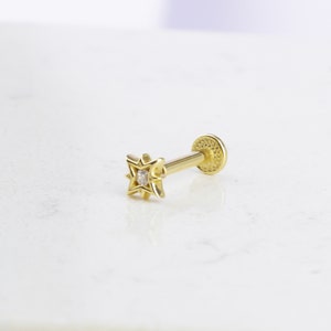 Piercing em estrela tragus em ouro maciço 14K • Piercing tragus minimalista • Piercing minúsculo em estrela tragus • Piercing em forma de estrela 16G • Piercing em estrela