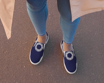 Women’s slip-on canvas shoes