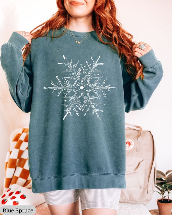 Comfort Colors® Vintage Snowflake Sweatshirt,aesthetic Snowflake 