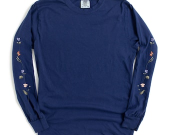 Comfort Colors® Aesthetic Flower LONG SLEEVE Tee, Boho Sleeve Print Long Sleeve Shirt, Pastel Botanical Floral Long Sleeve Tee, Flower Shirt