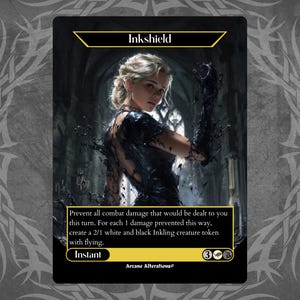 Puede incluir: Una carta negra y dorada titulada "Inkshield" que presenta a una mujer con cabello rubio y una sustancia negra similar a la tinta en su cuerpo. El texto de la carta describe la prevención del daño de combate y la creación de fichas de criatura. La carta está etiquetada como "Instant".