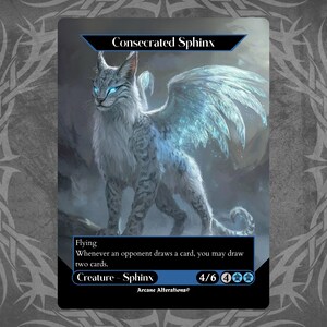 Puede incluir: Una carta de criatura fantástica azul y blanca con el texto "Consecrated Sphinx". La carta tiene una habilidad de vuelo y un tipo de criatura Sphinx. La carta tiene una potencia de 4 y una resistencia de 6. La carta tiene un coste de maná azul.