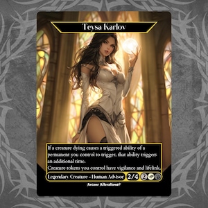 Może przedstawiać: Karta z grafiką fantasy przedstawiająca Teysę Karlov, Legendarną Kreaturę - Ludzkiego Doradcę. Karta ma czarną obwódkę z tekstem i szczegółową ilustrację kobiety w białej sukni trzymającej świecącą kulę. Tekst na karcie opisuje zdolności.