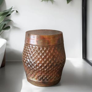 Mesa auxiliar de metal Ø38cm, taburete, mesa de sofá, mesa de centro, diseño martillado, decoración del hogar inusual