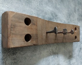 Alte rustikale Wandgarderobe 52x11 cm, mit 3 Haken, aus Holz, Kleiderhaken, massive Garderobe aus Altholz Balken, Hakenleiste