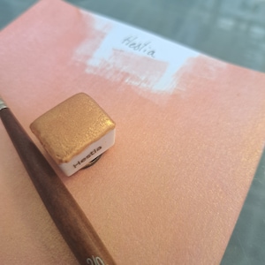 HESTIA handmade gloss mica watercolor half pan