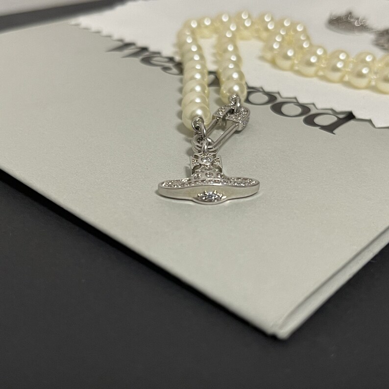 Vivienne Westwood Style Pin Collier Collier de perles Saturne - Etsy France