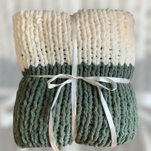 Sage and Cream Chunky Knit Blanket, Chunky Throw, Hand Knit Blanket, Couch Throw, New Home Gift, Gift for Mom, Home Decor, Afghan