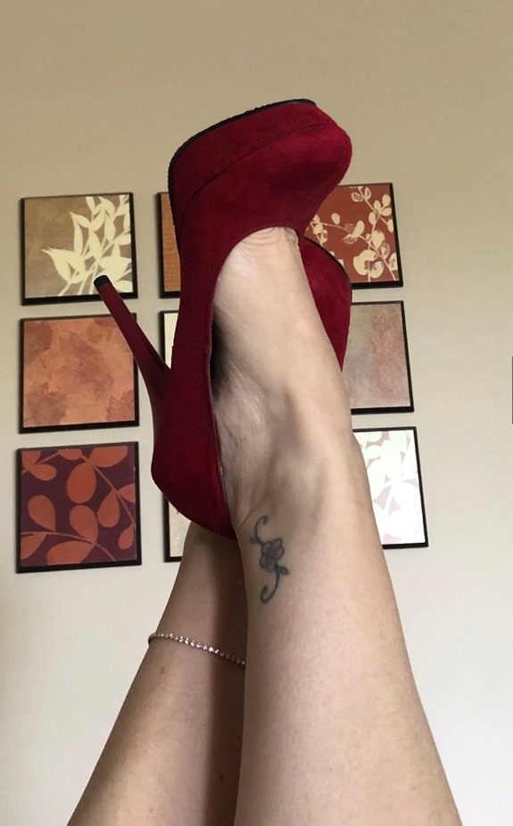 Red prom deals heels