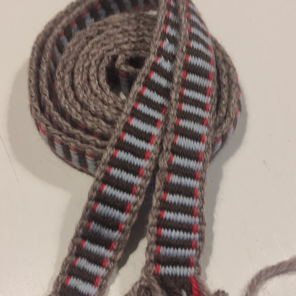 Handmade woven belt (100% wool)