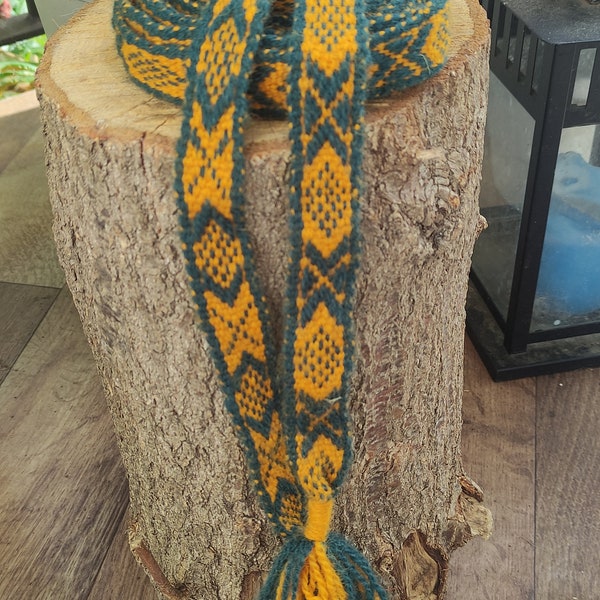 Handmade woven belt (100% wool)