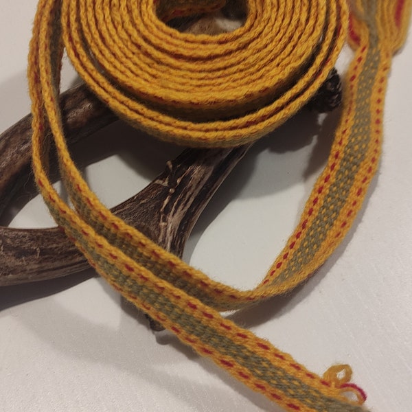 Handmade woven belt (100% wool)