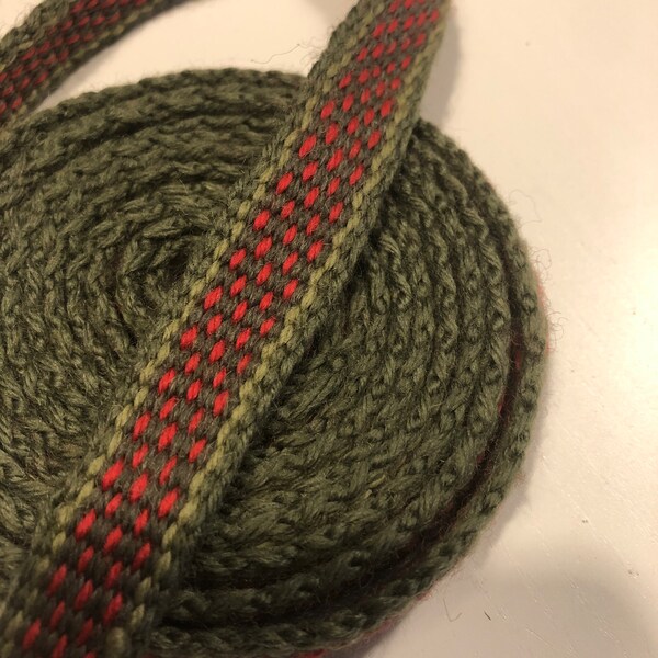 Red dots handmade woven belt (100% wool)